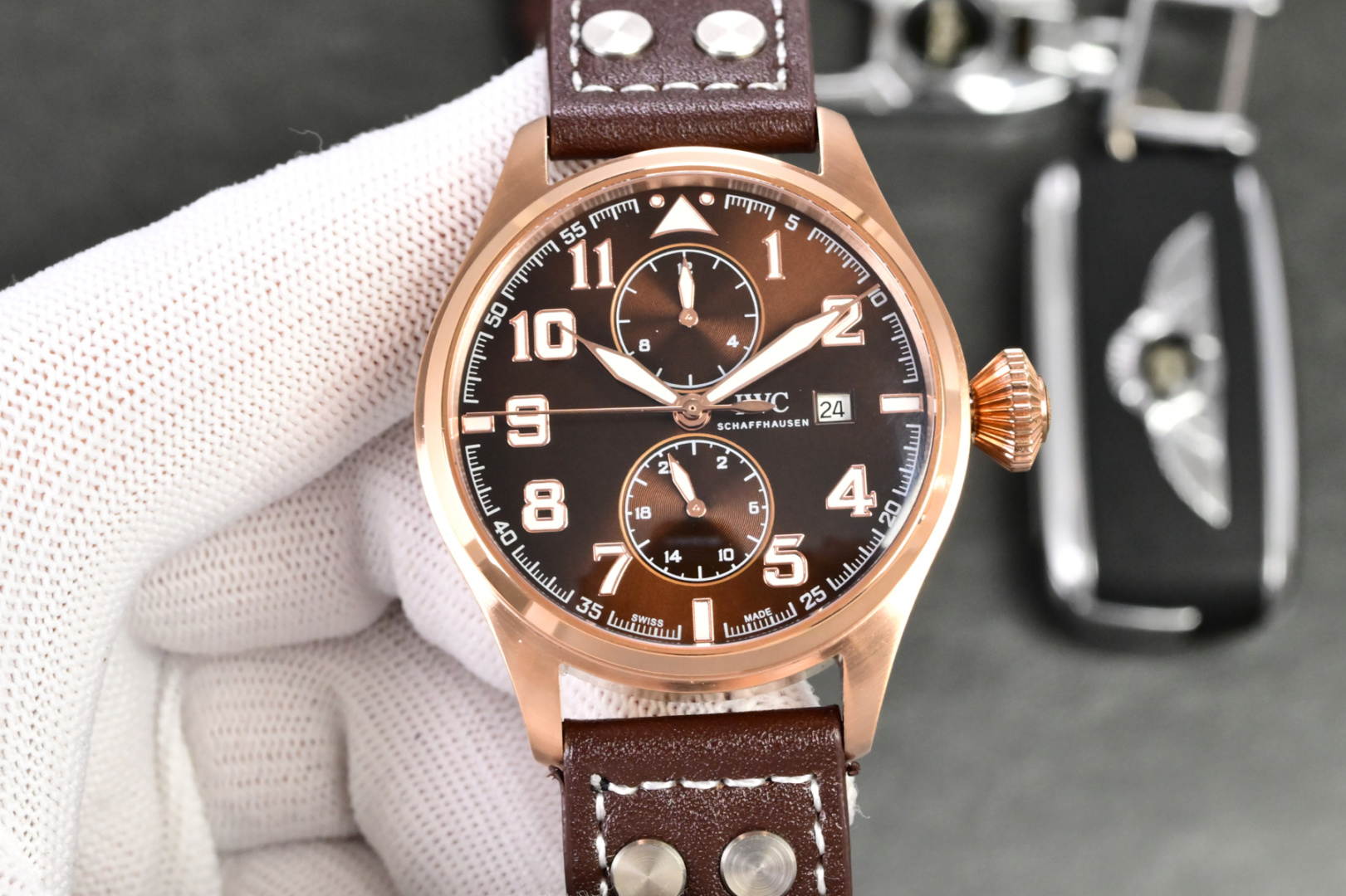 long power reserve moonphase expert